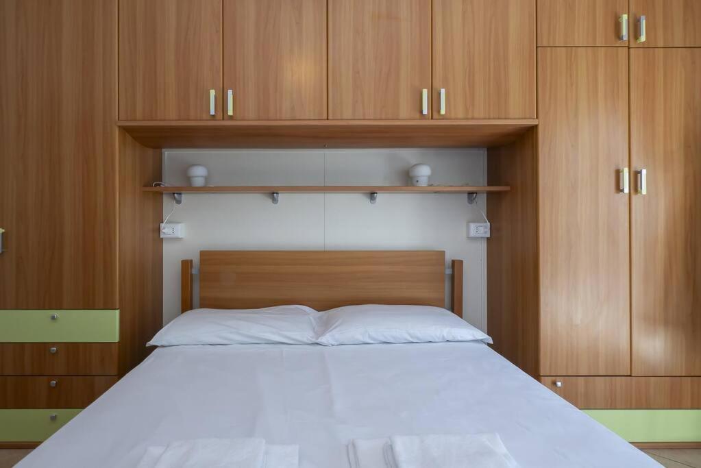 Apartamento Youhosty - Zuretti42 Milán Exterior foto
